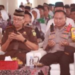 wakapolres-indramayu-kompol-ryan-faisal-menghadiri-pelepasan-calhaj-asal_240517162028-851